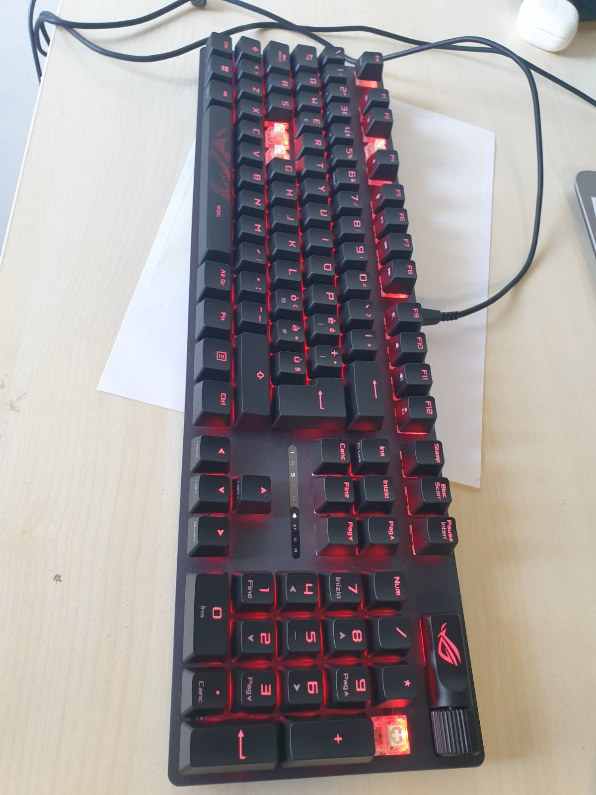 272726 - ASUS ROG STRIX SCOPE II – Tastiera për lojëra, çelësa ROG NX Snow, RGB, e zezë