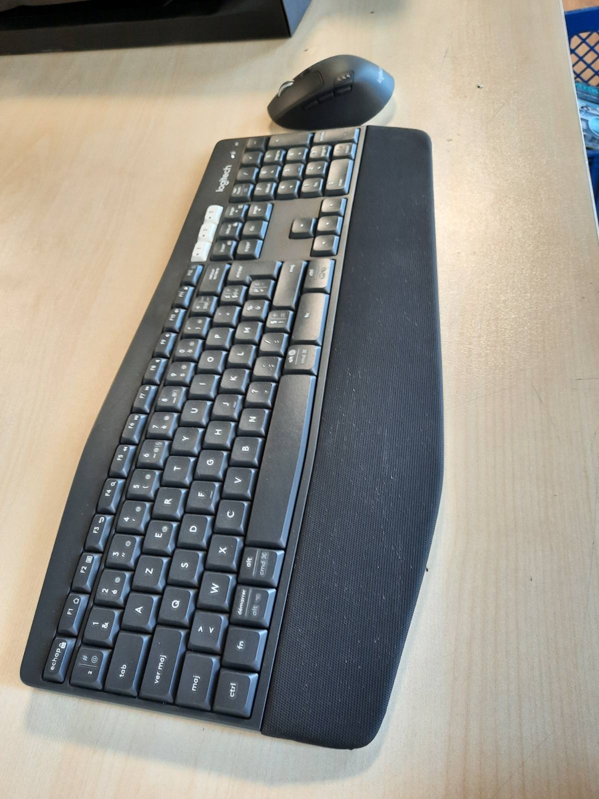 272772 - LOGITECH MK850 Combo, tastierë dhe maus pa tel, 2.4 GHz/Bluetooth, 12 butona programueshëm, jetëgjatësi baterie 3-vjeçare