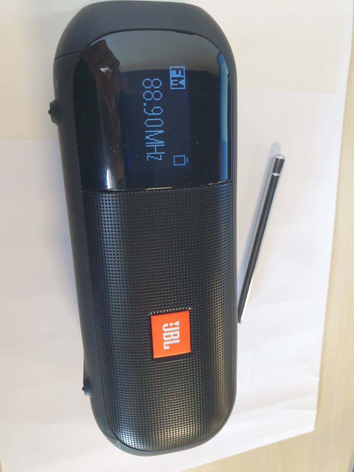 272778 - JBL Regjistrues radio Tuner 2, altoparlant portativ Bluetooth, MP3, DAB+, radio FM, deri në 12 orë jetëgjatësi