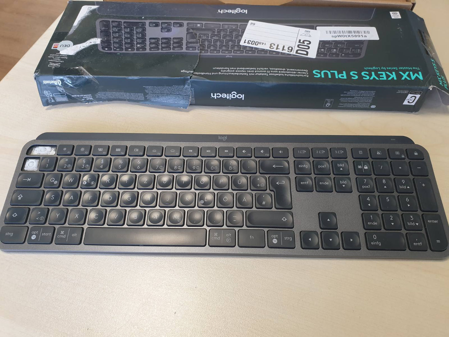 272787 - LOGITECH MX KEYS Tastierë pa tel, marrës Bluetooth dhe USB, lidhje USB-C, jetëgjatësi baterie 5 mujore, funksion ndërrimi i lehtë, taste me ndriçim nga prapa, PC/Mac, QWERTZ - grafit