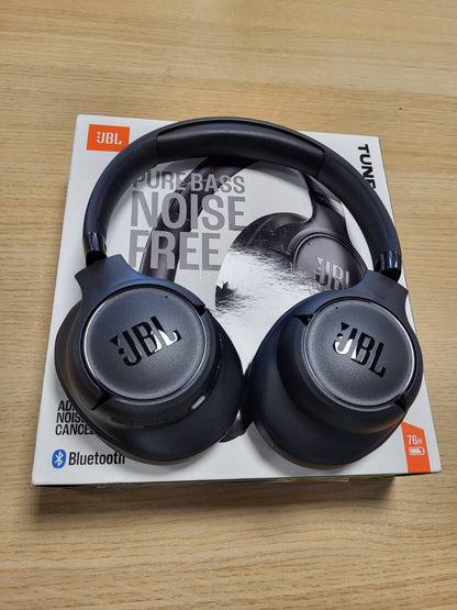 272847 - JBL Kufje Tune 780 NC pa tel në vesh me anulim adaptues të zhurmës, Bluetooth 6.0, karikim të shpejtë, jetëgjatësi baterie 76 orë, Google Fast Pair dhe Microsoft Swift Pair, të zeza