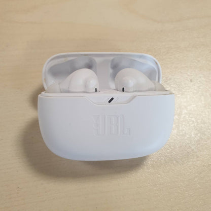 272891 - JBL WAVE BEAM 2, kufje pa tel Bluetooth në vesh me anulim zhurme, jetëgjatësi baterie 40 orë, tingull JBL me bas të pastër, teknologji inteligjente ambienti, lidhje shumëpikëshe, ngjyra: të bardha