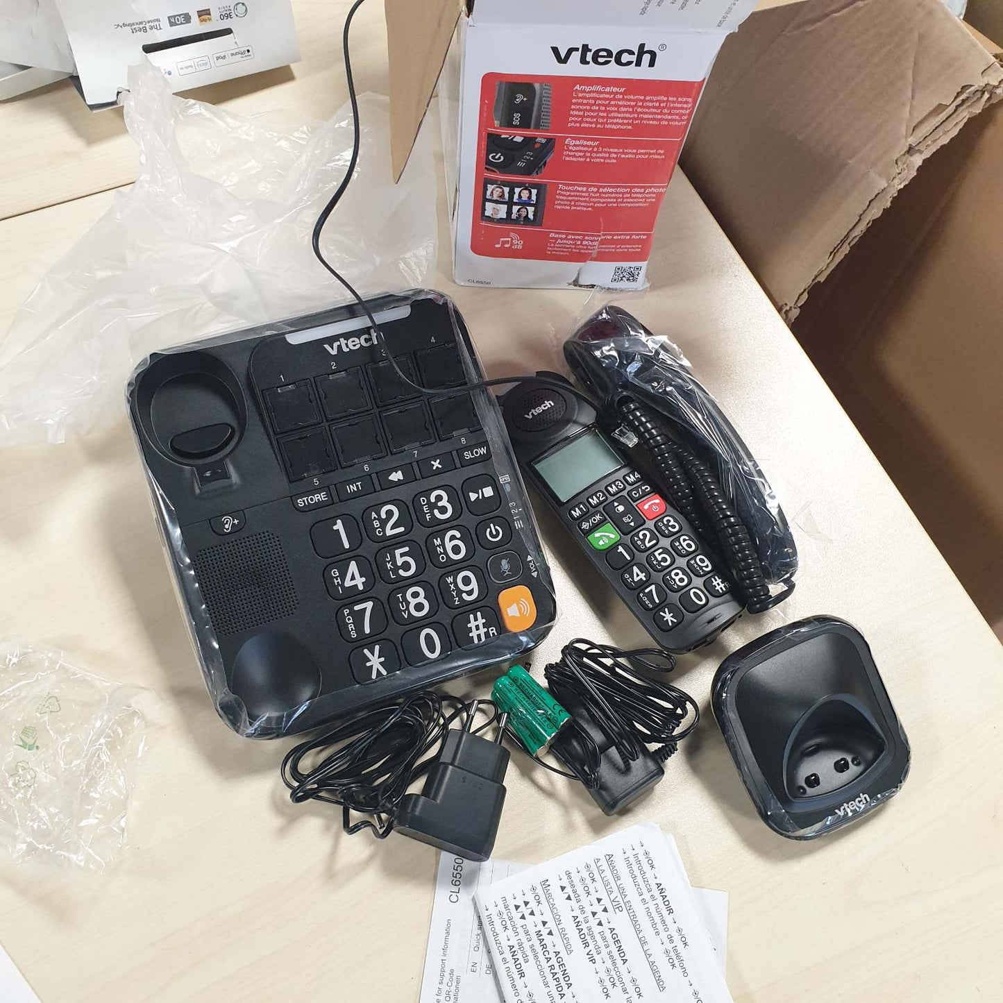 272907 - VTech CL6550 Telefon pa tel me kabllo + DECT, butona të mëdhenj, bllokues thirrjesh, aparat fotografik dhe bazë me altoparlant, ekran të madh