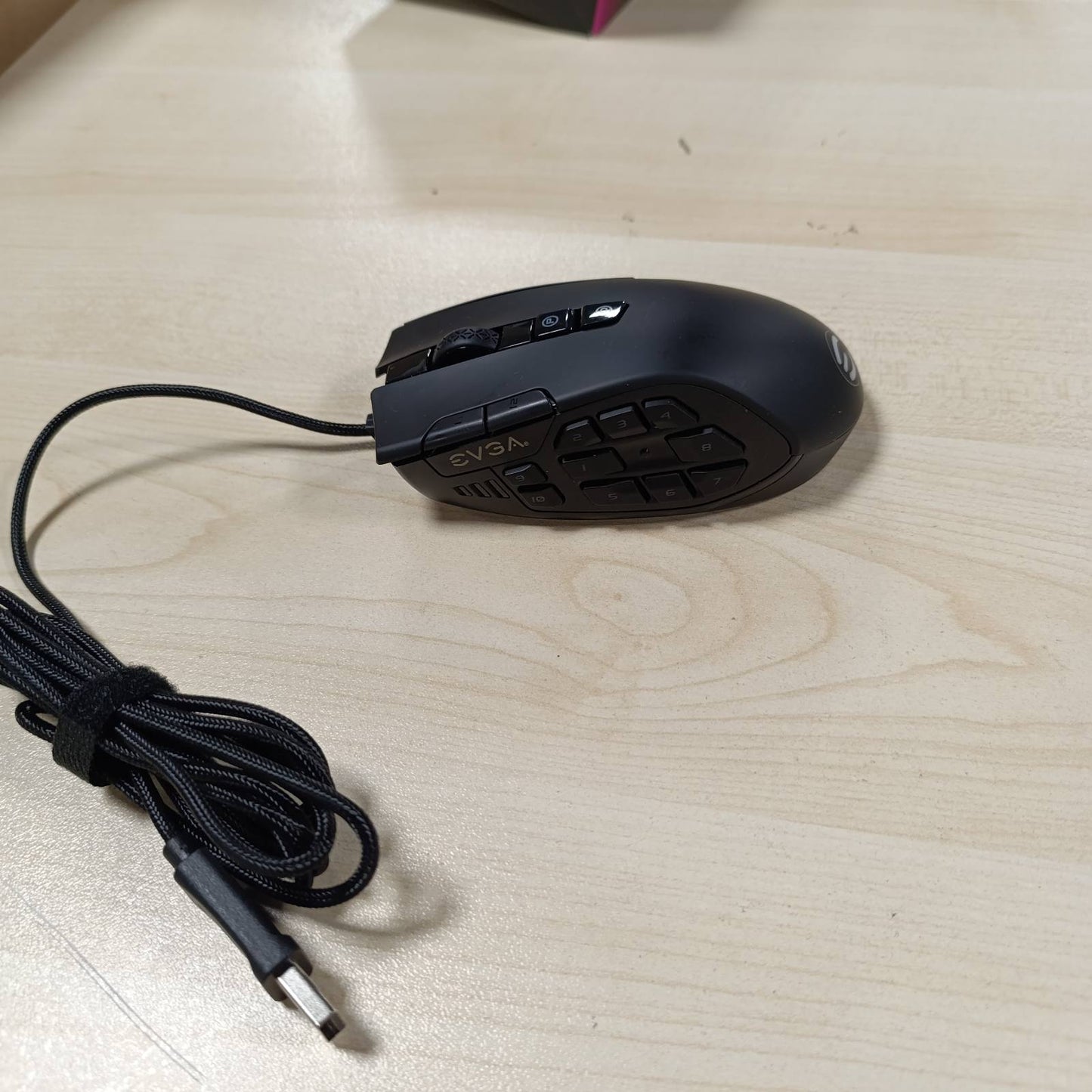 272909 - EVGA X15 MMO Maus lojërash, 8k, me tela, i zi, 16,000 DPI, 5 profile, 20 butona, ergonomik 904-W1-15BK-K3
