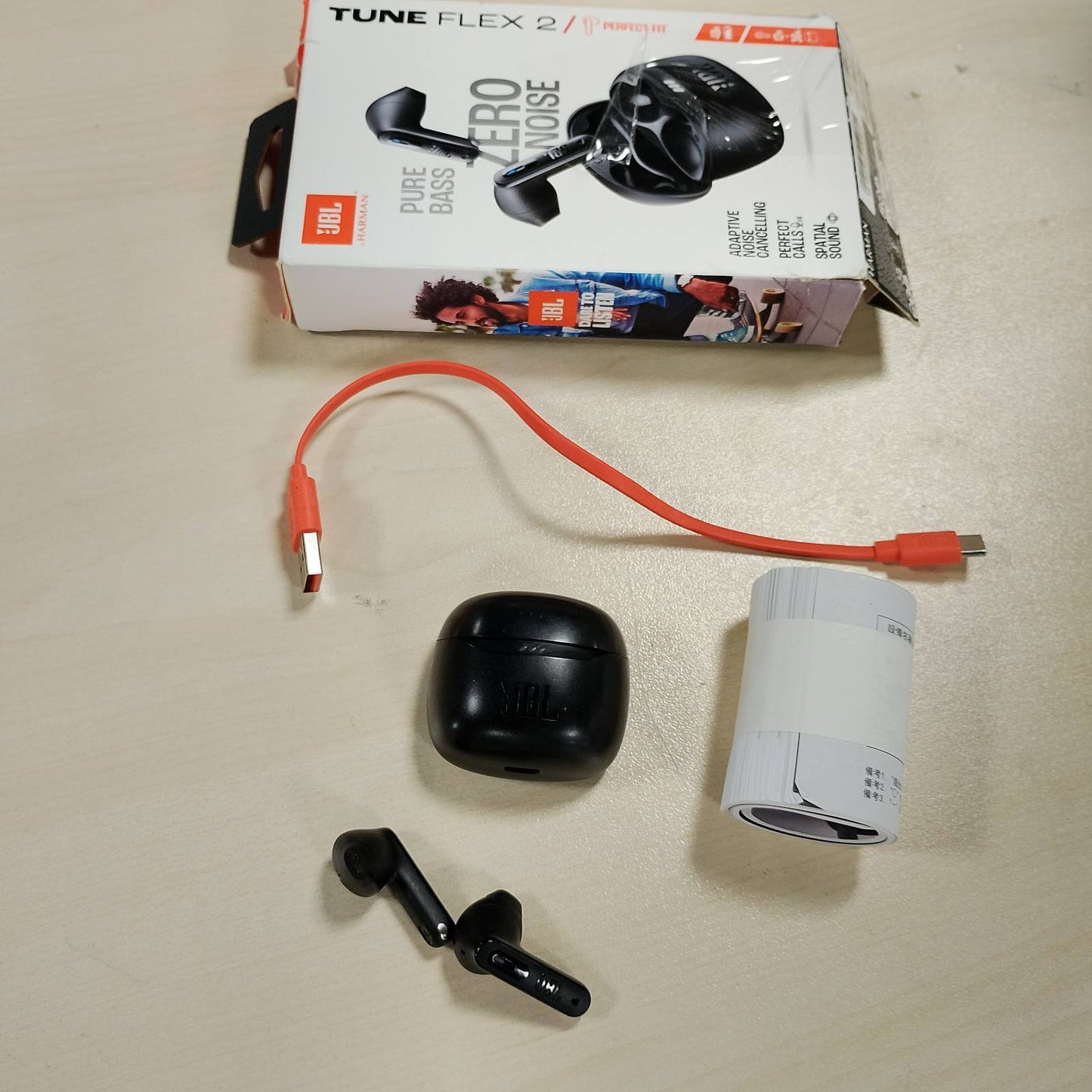 272972 - JBL TUNE FLEX 2, KUFJE PA TEL BLUETOOTH, JETËGJATËSI BATERIE 48 ORË, REZISTENCË NDAJ UJIT DHE PLUHURIT IP54, LIDHJE ME SHUMË PIKA, E ZEZË