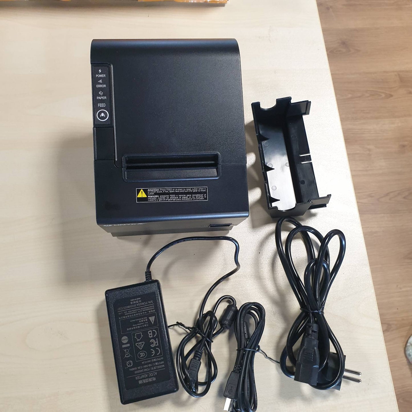 272973 - PRINTER TERMIK BILETASH UNYKACH UK56009 POS5 ME PRERËS AUTOMATIK, LIDHJE USB, RJ12, RJ11 DHE LAN, I PAJTUESHËM ME WINDOWS, JPOS, OPOS, LINUX, ANDROID DHE MAC (JO I PAJTUESHËM ME IPAD)