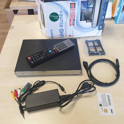 273015 - HUMAX Akordues i Kuadrit Digital UHD 4tune+ (HD Plus për 6 Muaj, Gati për PVR, WLAN, Bluetooth, CI+, Server IP, Server UPnP, Disk i Lëvizshëm)