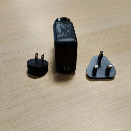 273016 - VERBATIM Karikues Mini GaN 140W me ekran, 4 porta USB-C (3× USB-C & 1× USB-A), karikues i shpejtë për MacBook, laptop, iPad, iPhone 17, Samsung - BE, Mbretëria e Bashkuar, SHBA