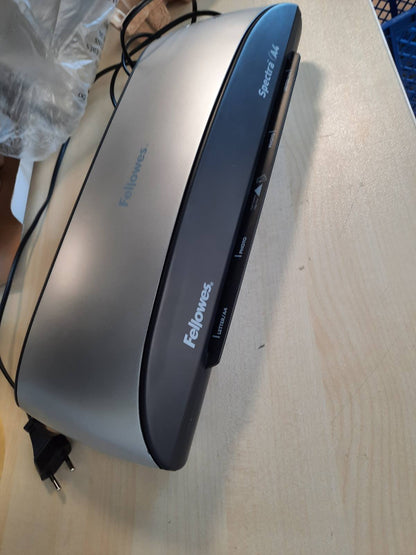 273044 - FELLOWES Laminator Spectra A4, për qese laminimi të nxehtë nga 80 deri në 125 mikronë, pa bllokim, ndalesë automatike, 30 cm/min, 5737801