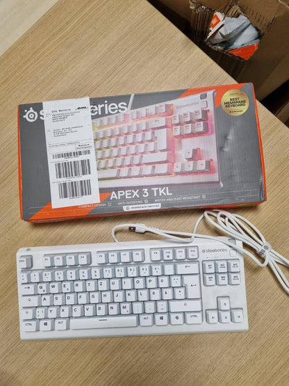 273079 - STEELSERIES Tastierë lojërash Apex 3 TKL e bardhë RGB – Faktor forme kompakt pa dhjetë çelësa – Ndriçim RGB me 8 zona – Rezistent ndaj ujit dhe pluhurit – Çelësa lojërash shumë të qetë – Paraqitje gjermane QWERTZ