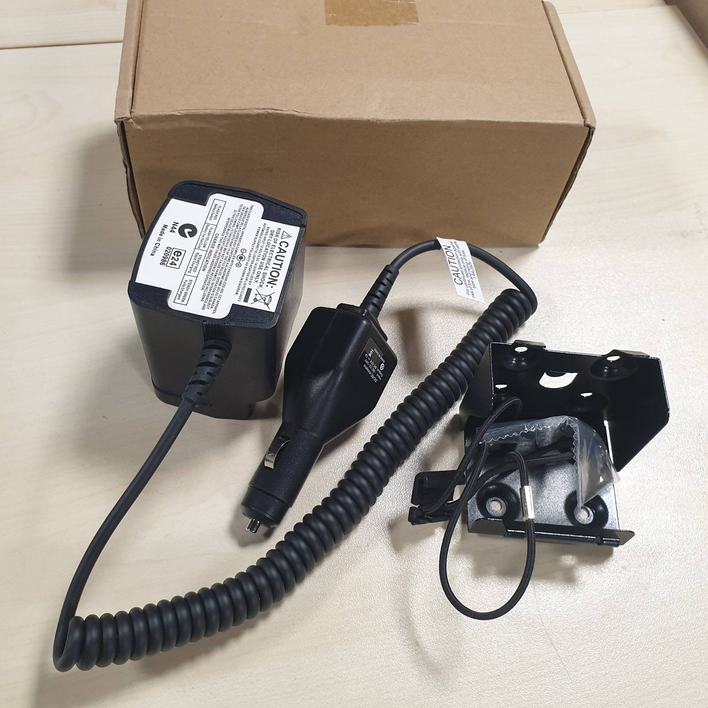273097 - Karikues makine për Motorola GP340 GP360 GP380 GP328 - kabllo karikimi makine 12V-24V e pajtueshme me baterinë HNN9008 - zëvendësim për RLN4883B - karikues i shpejtë për aksesorë radio me dy drejtime