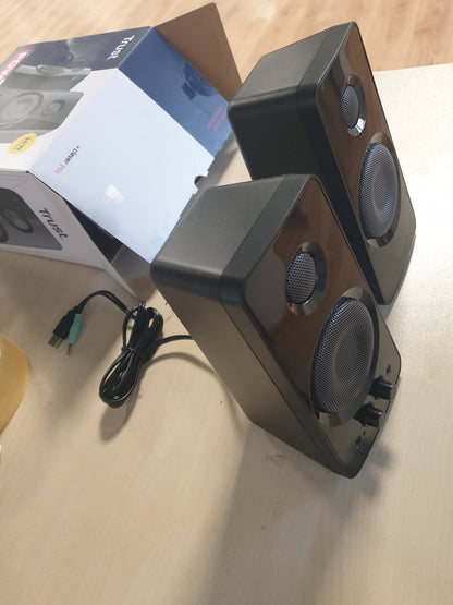273244 - Trust Set altoparlantësh Tytan 2.0, 36 W (18 W RMS), Altoparlantë kompjuteri, Kontroll volumin dhe basët, Prizë kufjesh, Altoparlantë me energji USB