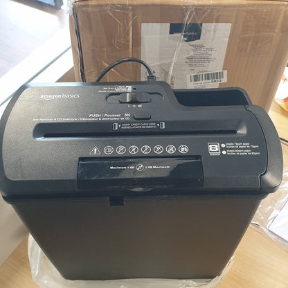 273362 - AMAZON BASICS - Shredder letre, prerje shiritash, shredder CD, 7-8 fletë, e zezë