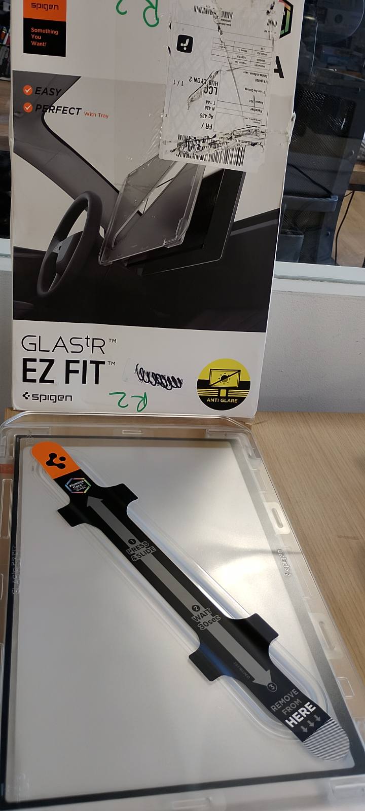 273420 - Spigen Glas.tR EZ Fit Xham i temperuar për Tesla Model YL, Y Standard, Y Premium (2026) Y Performance (2024-2026), 16 inç, mat, mbrojtje ekrani 10H+