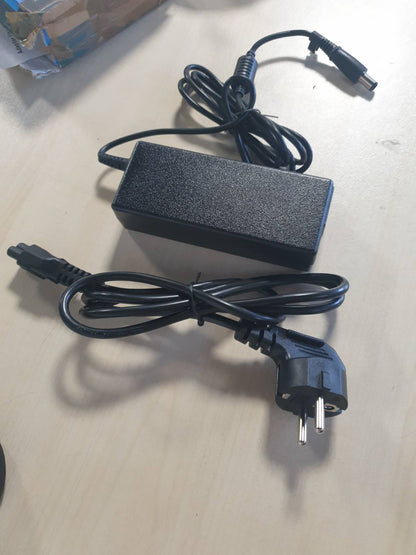 273427 - DTK Furnizim me energji për laptop 19V 4.74A 90W, lidhësi 7.4 x 5.0 mm
