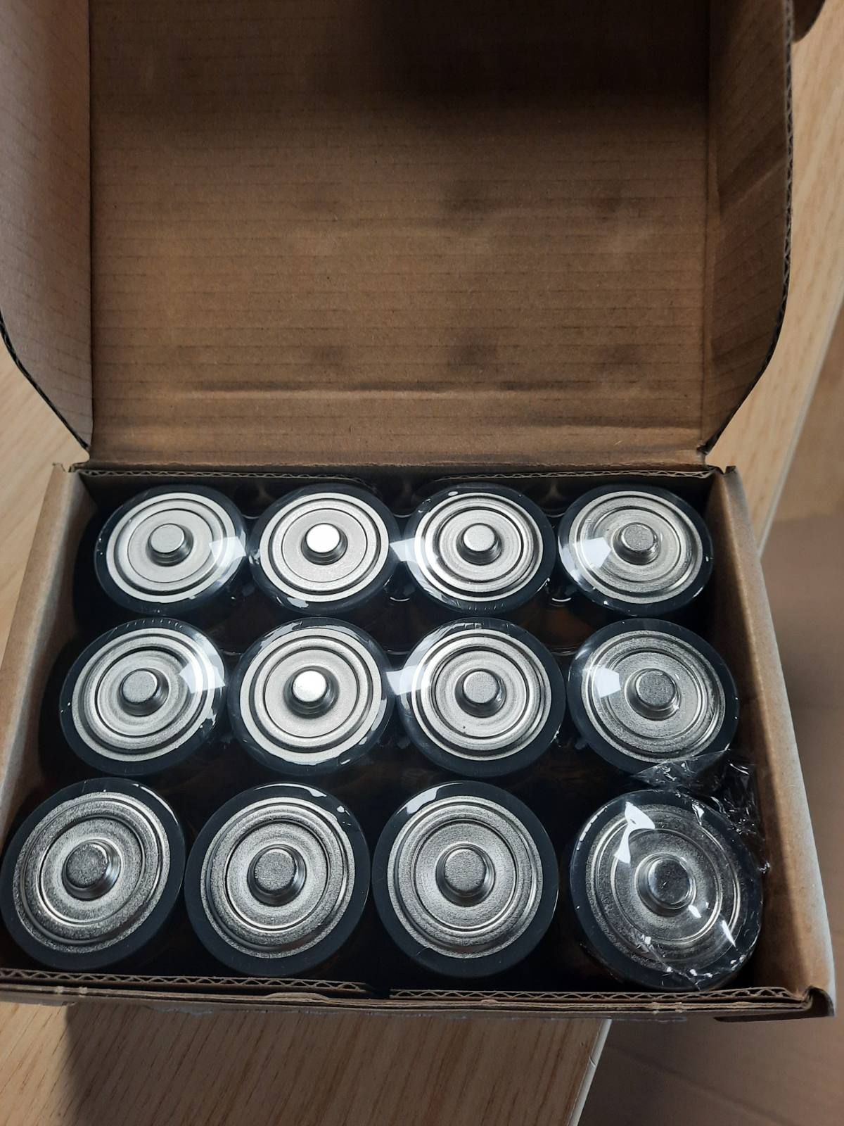 273582 - AMAZON BASICS Bateri alkaline shumëfunksionale të tipit D me 12 copë, 1.5V, afat ruajtjeje 5-vjeçar