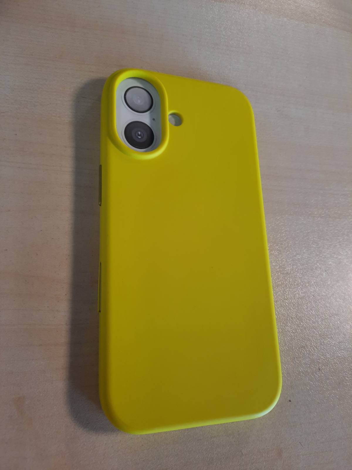 273798 - elago Mbështjellëse magnetike prej silikoni të lëngshëm për iPhone 17 (6.3") – e pajtueshme me MagSafe, rezistente ndaj goditjeve, e hollë, me përfundim të butë me prekje (e verdhë neoni)