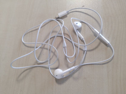 273868 - Apple Kufje (USB-C)