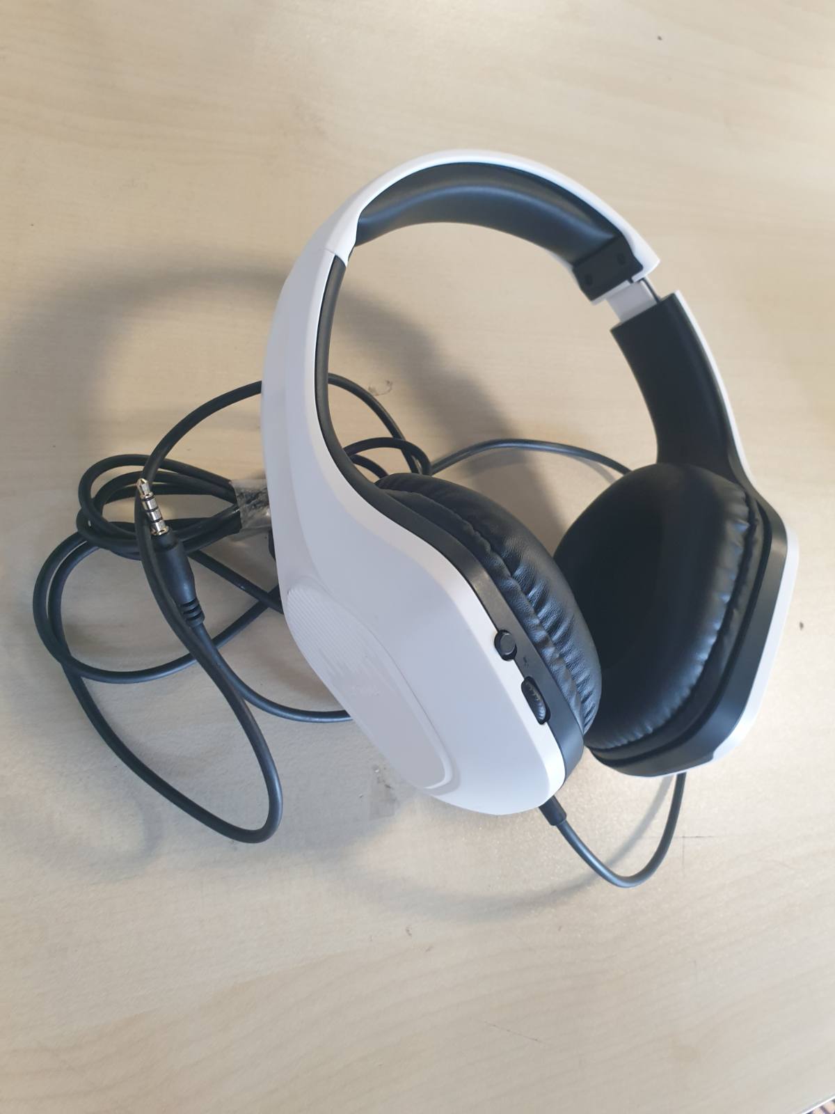273961 - TRUST Kufje të lehta për lojëra GXT 418W Rayne, Drajverë 50 mm, Prizë audio 3.5 mm, Kabllo 2 m, të bardha