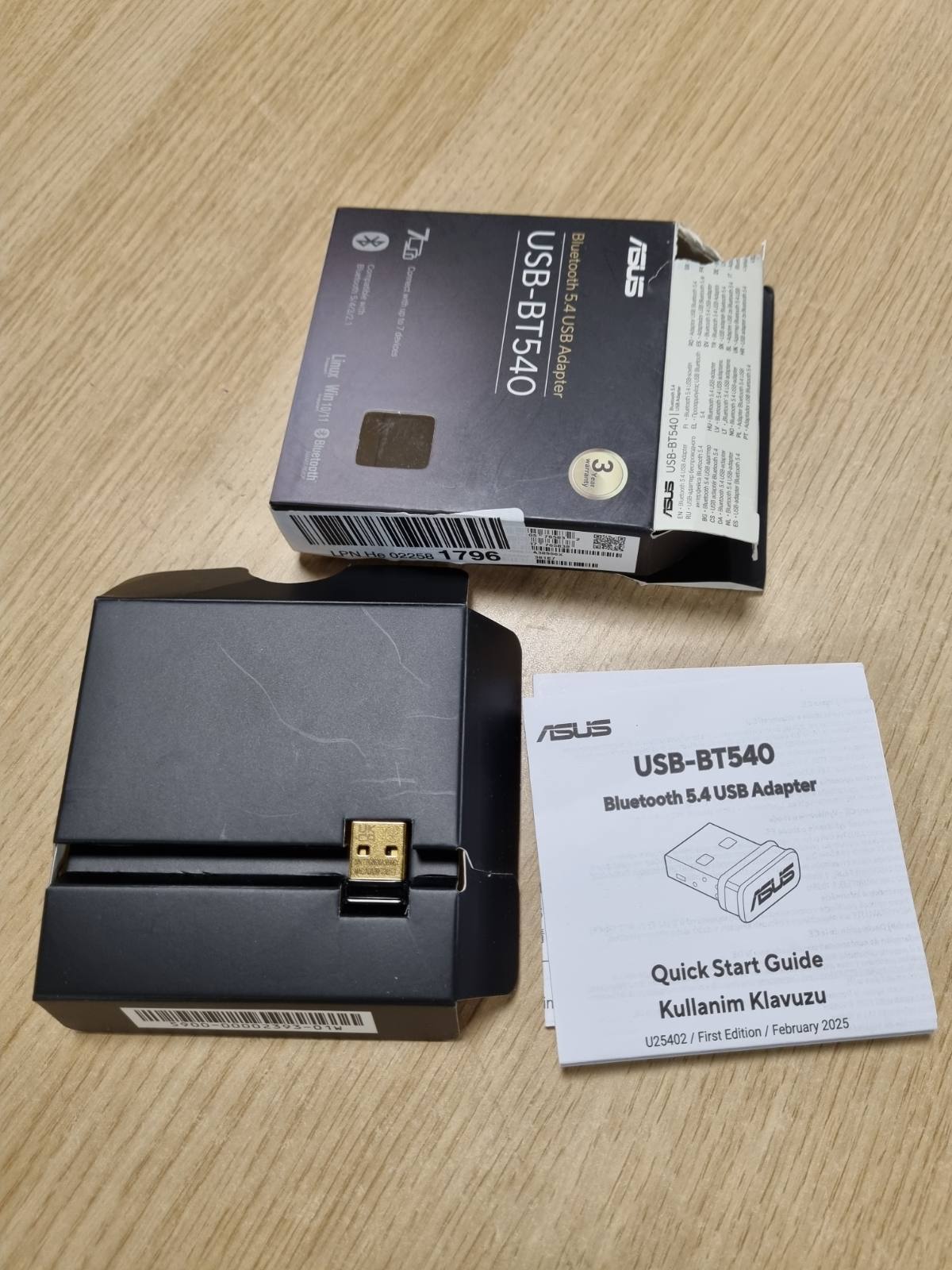 273972 - ASUS USB-BT540, Përshtatës Bluetooth 5.4, mbështet deri në 7 pajisje, ultra-kompakt, i pajtueshëm me Windows 11/10/8.1 dhe Linux