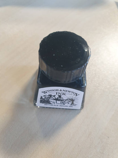 274040 - WINSOR & NEWTON Bojë Indiane 14 ml - E zezë