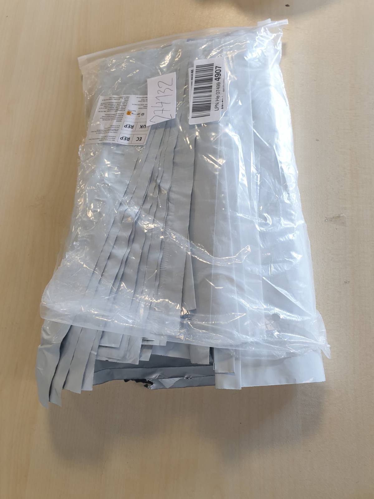 274132 - 100 copë zarfe plastike transporti, 25x35 cm, çanta hermetike vetëngjitëse