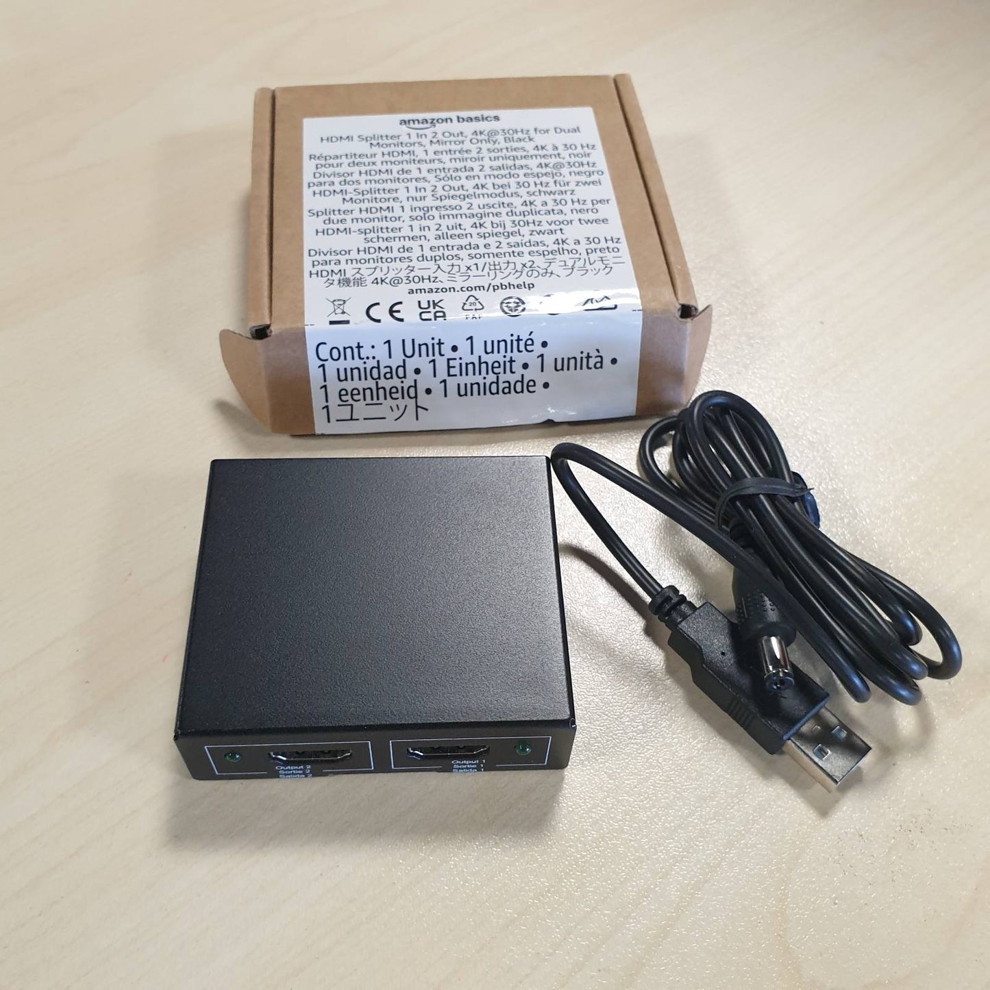 274162 - Amazon Basics Ndarës HDMI, 1 Hyrje/2 Dalje, 4K në 30Hz për 2 Monitorë, Kabllo USB/USB-A në DC 1m i Përfshirë, i Zi