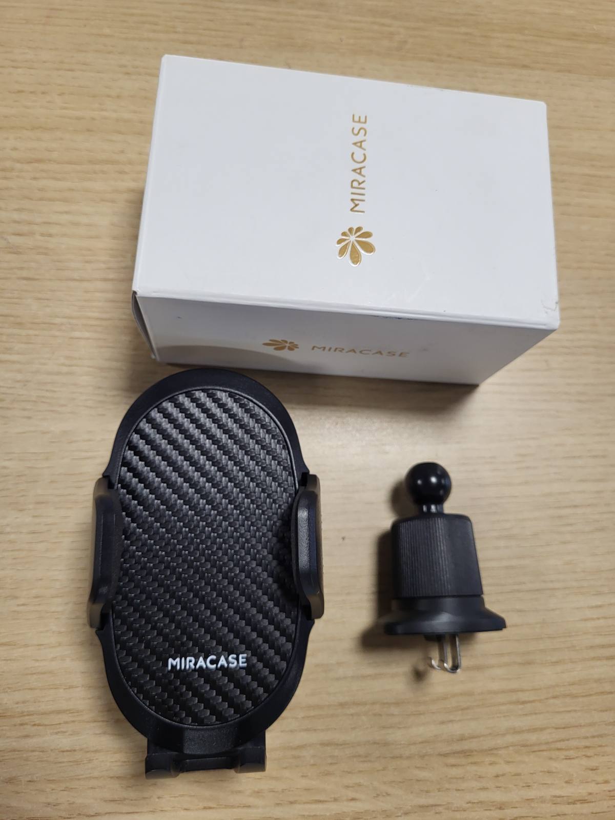 274167 - Miracase Mbajtëse Telefoni për Makinë, Montim Universal për Ventilatorin e Makinës, 360 Gradë për Telefonat Smartphone