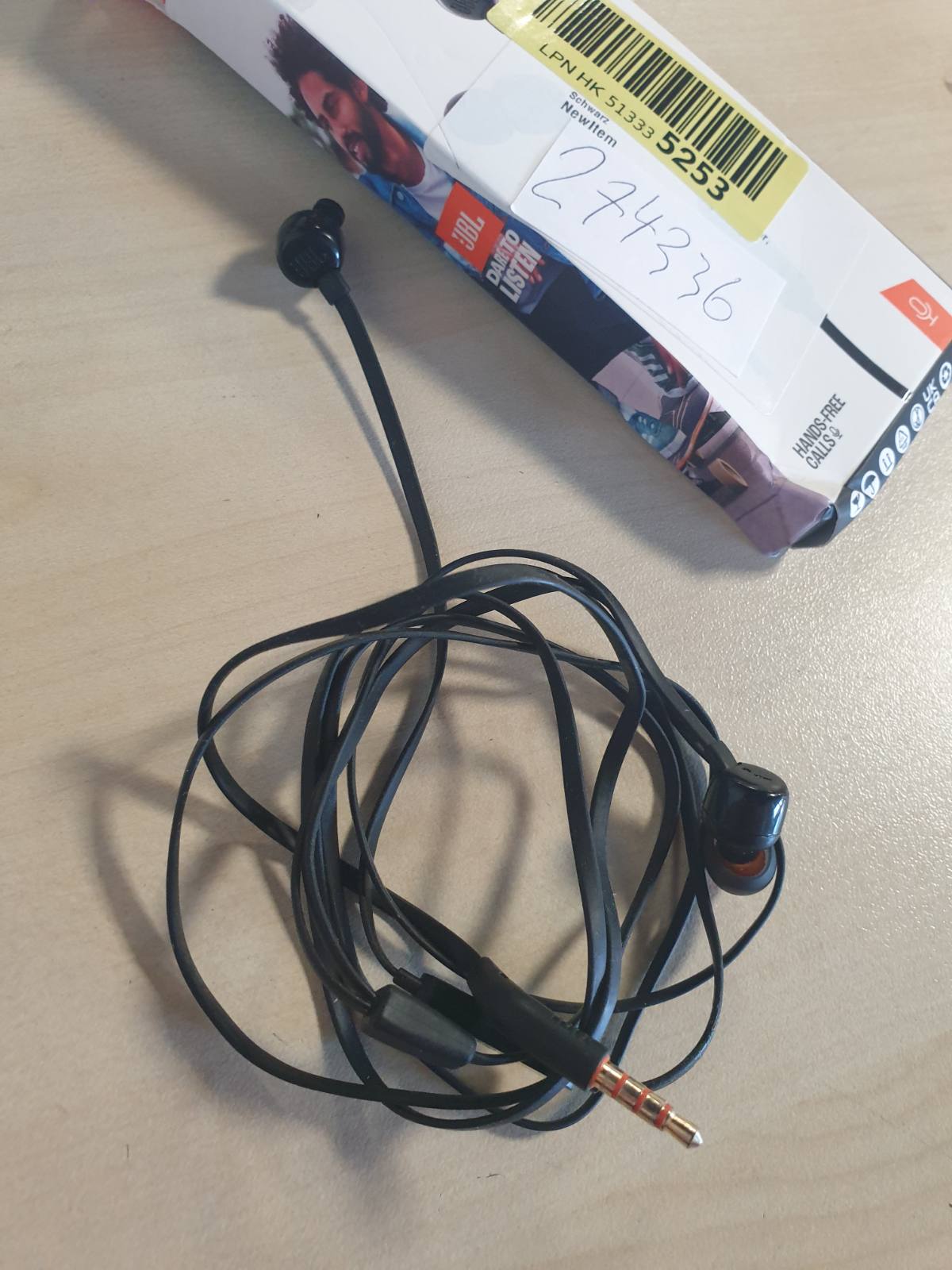 274336 - JBL Kufje T-110 me tel, të zeza