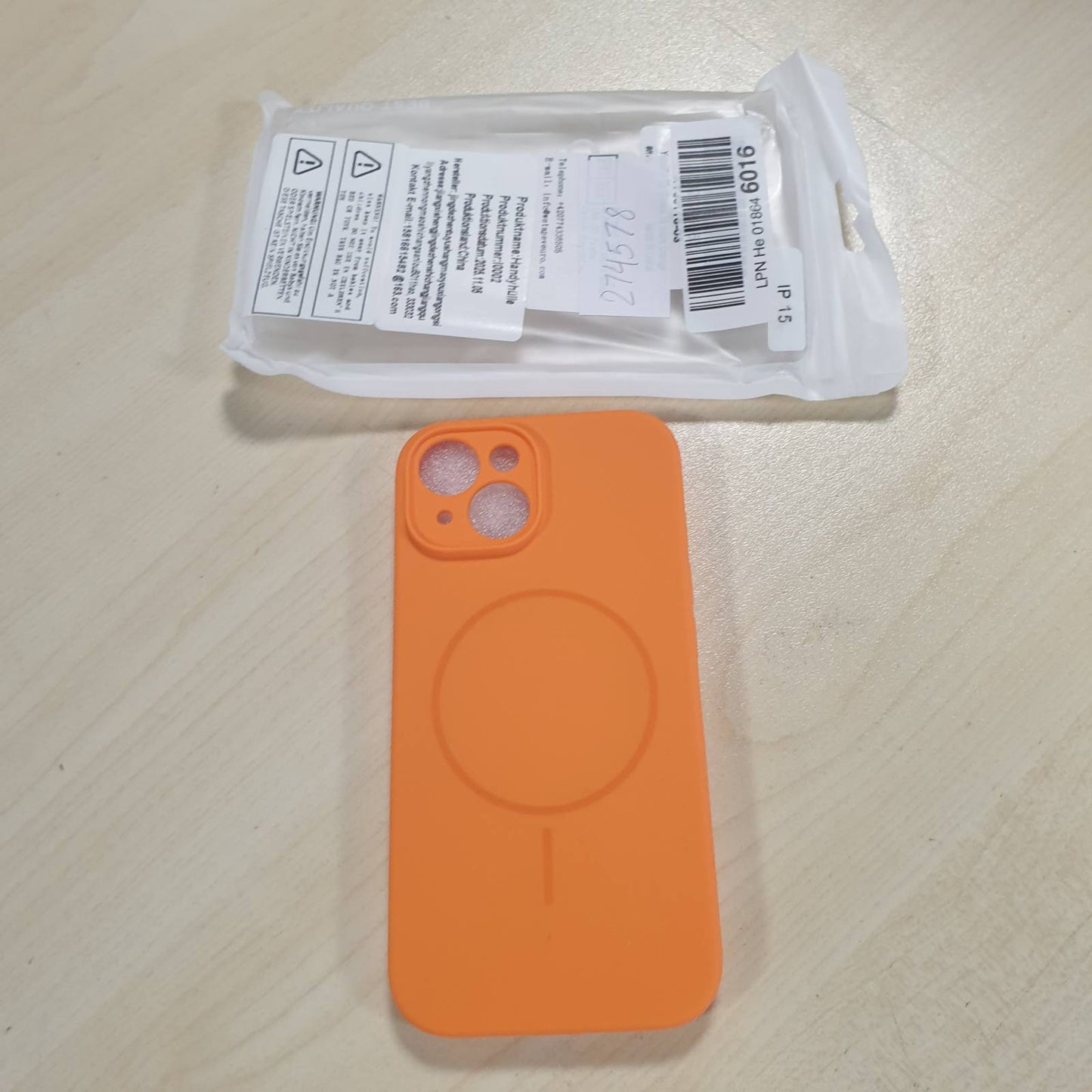 274578 - YOAWIFUL Mbrojtëse për iPhone 15, prej silikoni premium, magnetike, portokalli