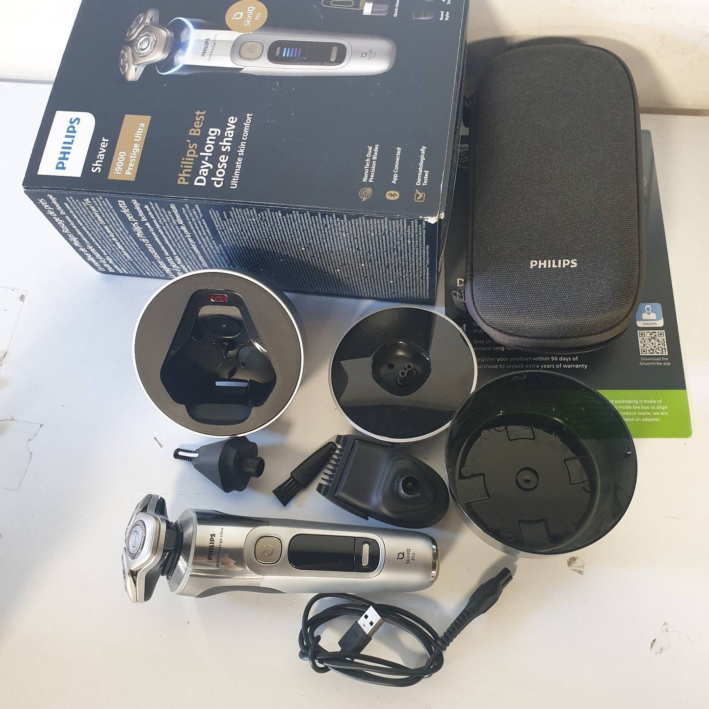 274811 - PHILIPS i9000 Prestige Ultra - Makinë rroje për meshkuj, rroje e lagësht dhe e thatë, krom, sensor presioni, 5+1 stilues mjekre, stacion pastrimi