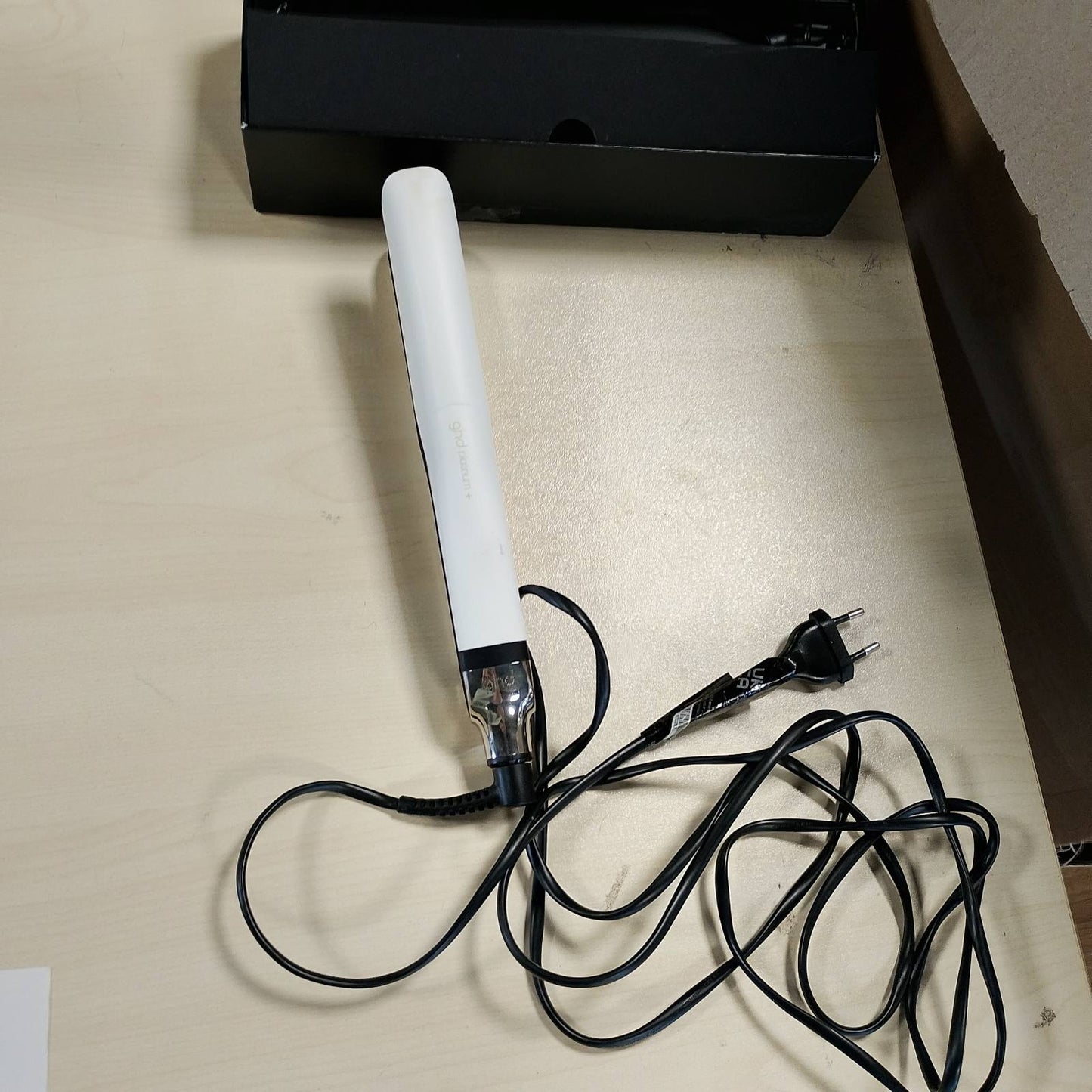 274845 - GHD Drejtues flokësh Platinum+, 26 mm, stilues inteligjent me teknologji parashikuese, mbrojtje e ngjyrës, i bardhë