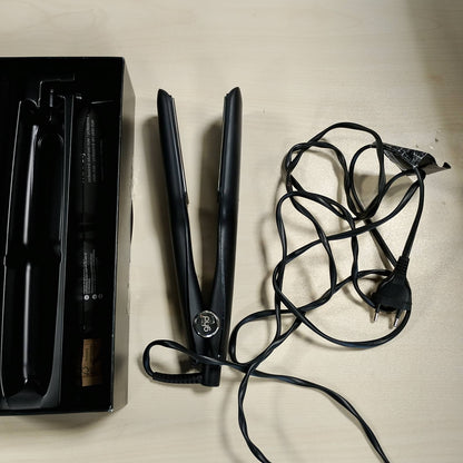 274849 - GHD Pjatëzuese Max, gjerësi 42 mm, për flokë kaçurrelë, shtresë qeramike Ultra Gloss, kabllo rrotulluese 2.7 m