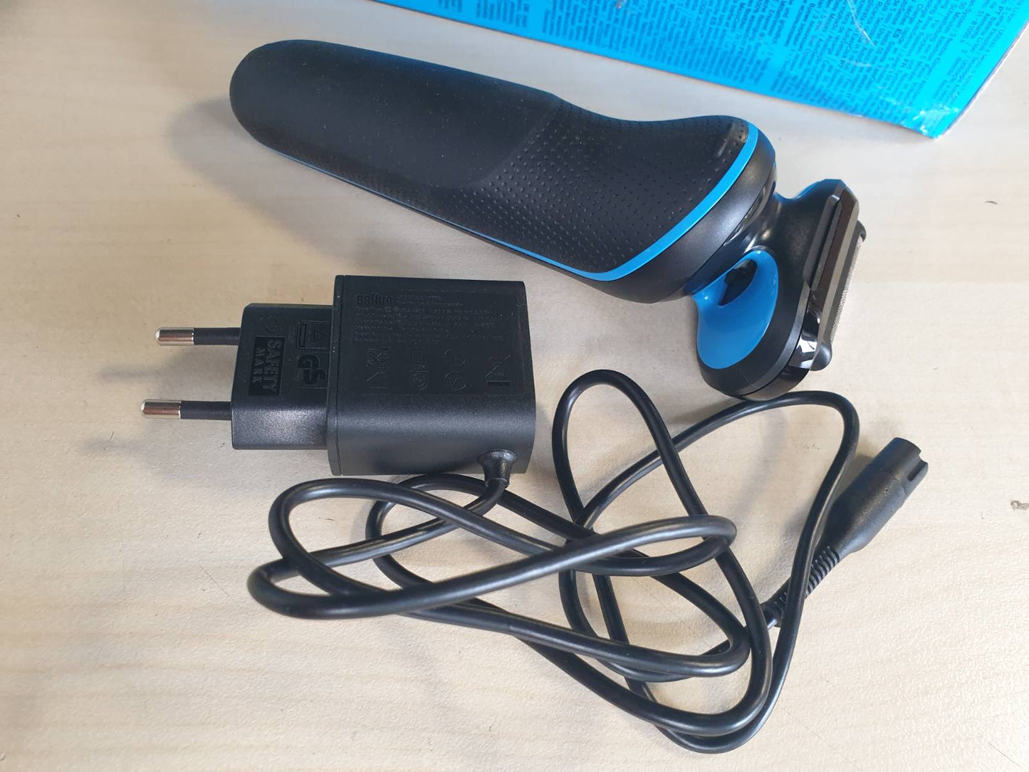 274928 - BRAUN Makinë rroje elektrike Series 5 për burra, 51-B1000s, blu