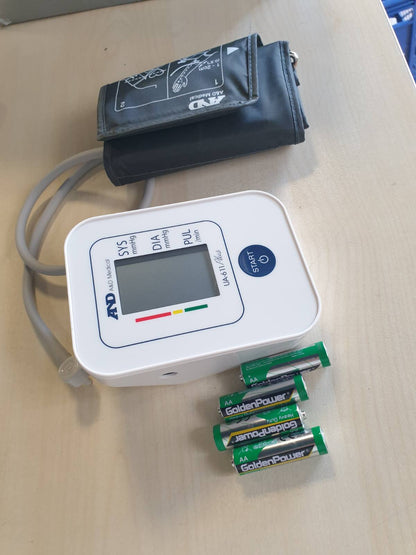 275053 - A&D MEDICAL Monitor i tensionit të gjakut UA-611 Plus me detektor të AFib
