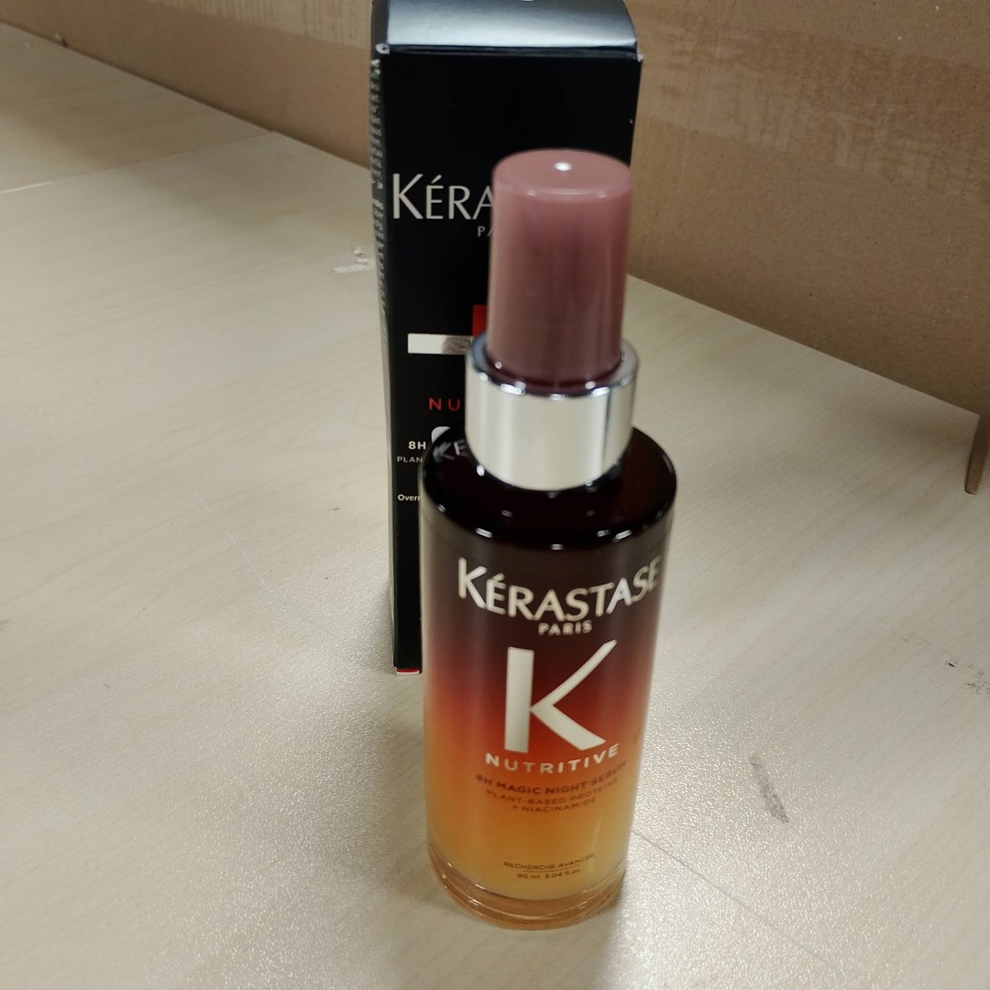 275166 - KÉRASTASE Serum Natës Ushqyes për flokë normalë deri pak të thatë, 90 ml, ushqyes dhe zbutës për shkëlqim dhe lehtësi në menaxhim, pa parabene, Serum Natës Magjik 8H.