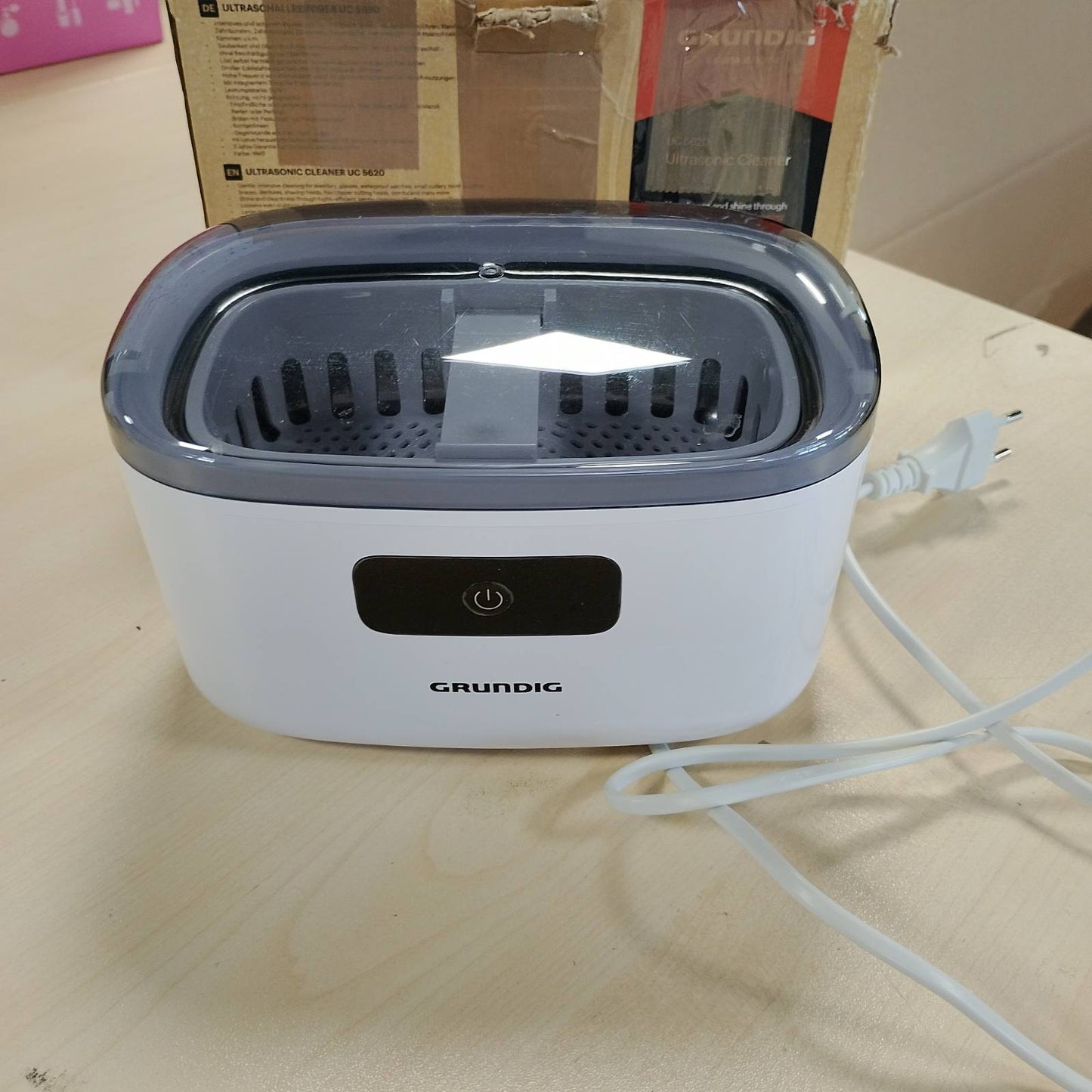 275185 - GRUNDIG UC 5620, pastrues ultrasonik, 50W, i bardhë, kapacitet 500 ml, 1 copë (1 pako)