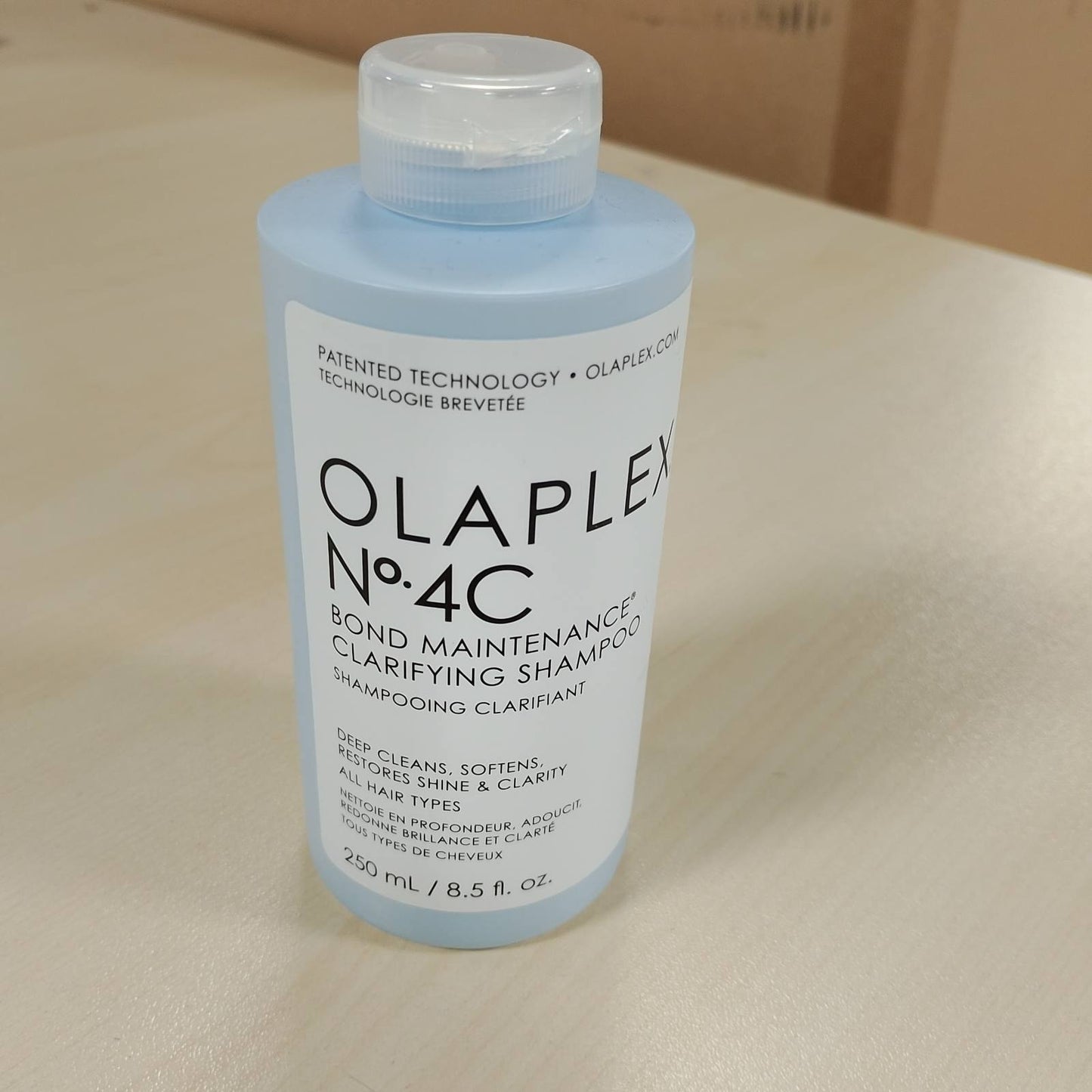 275473 - OLAPLEX Shampo pastruese Nr. 4C, 250 ml, pa sulfate dhe parabene, për të gjitha llojet e flokëve