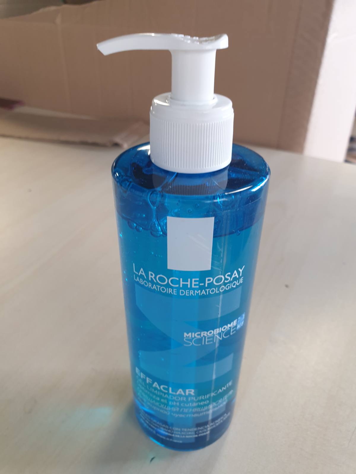 275527 - LA ROCHE-POSAY Xhel pastrues me shkumë Effaclar, 400 ml