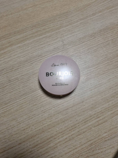 275589 - BOURJOIS Ndriçues Maxi Round Pot, 003 Champagne, ngjyrë universale, formulë vegane