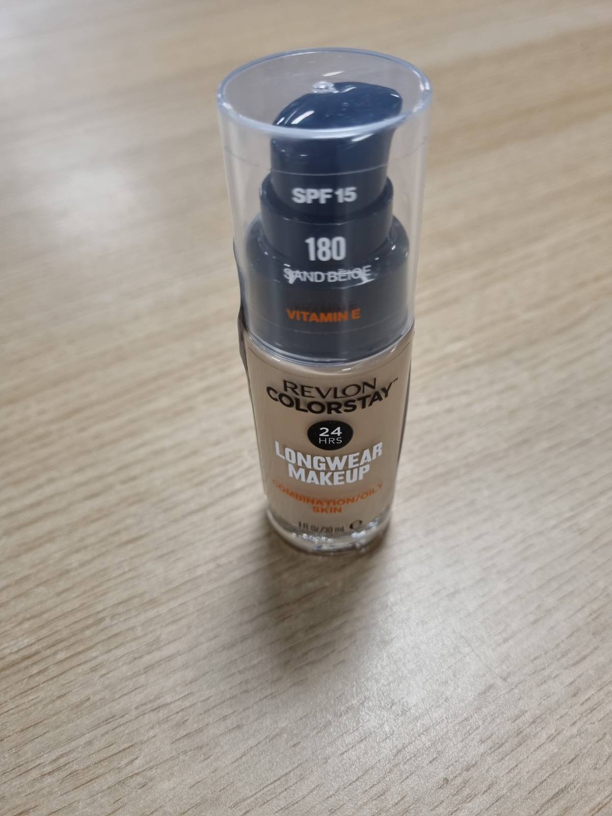 275720 - REVLON, ColorStay Fondatinë 24 orëshe, 30 ml, SPF 15, N180 Bezhë e rërës