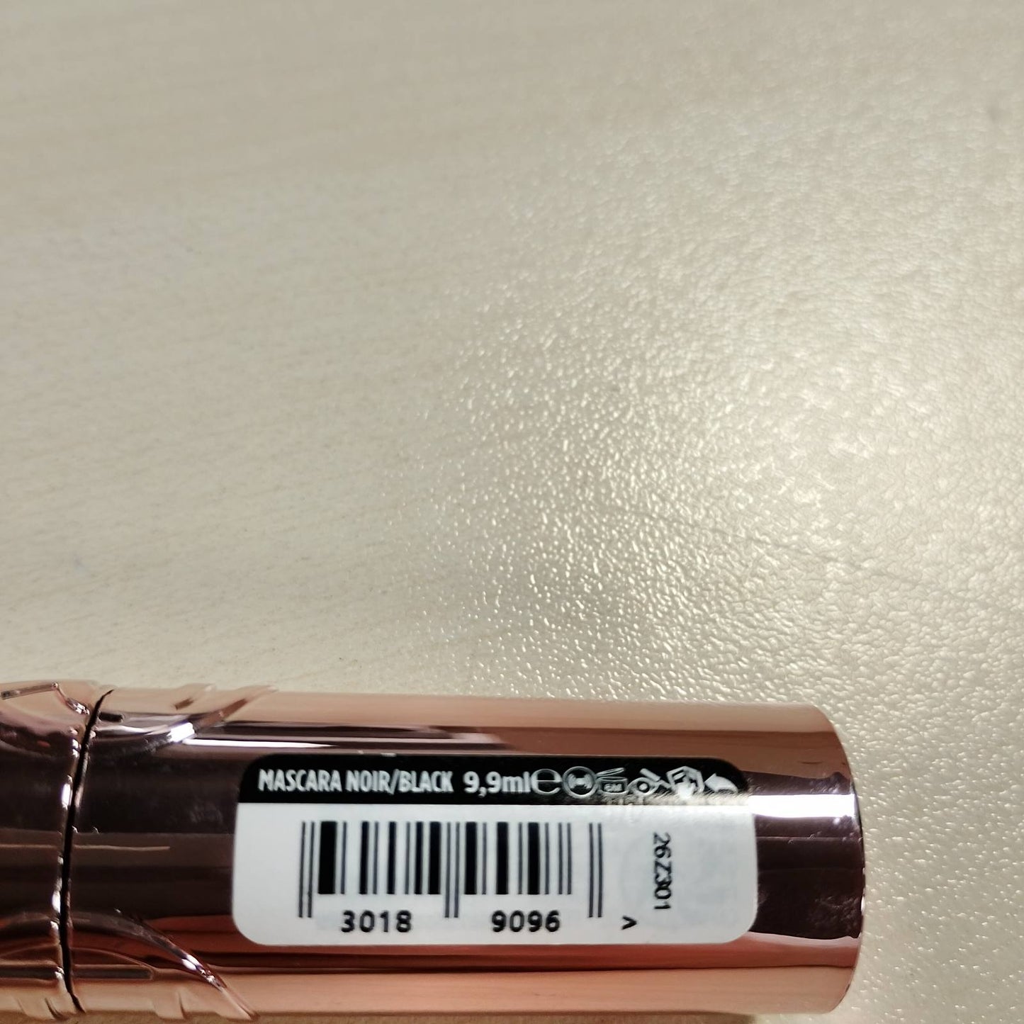 275725 - L'ORÉAL PARIS Rimel për Vëllim të Ndërtueshëm, Formulë e Lehtë, Aplikim i Njëtrajtshëm, Pa Grumbuj, Ngjyra: E Zezë