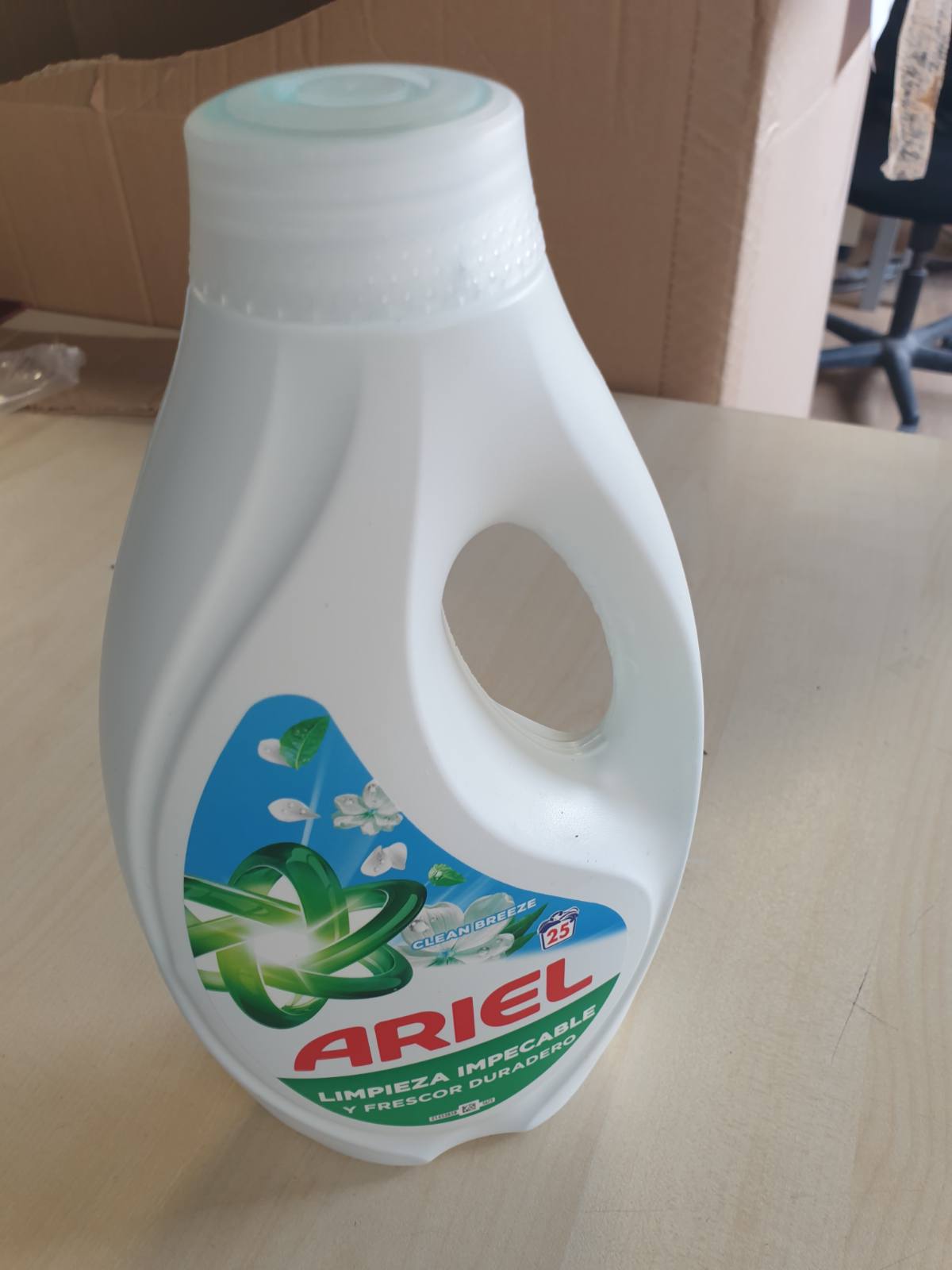 275871 - Ariel Detergjent i lëngshëm, 25 larje, Fllad i pastër