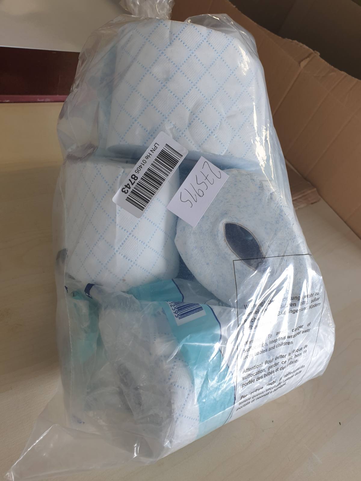 275915 - NICKY SELECTION Letër higjienike - Pako me 12 rrotulla, 150 fletë me 3 shtresa, me aromë pluhuri talk, 100% celulozë e pastër, Paketim i riciklueshëm