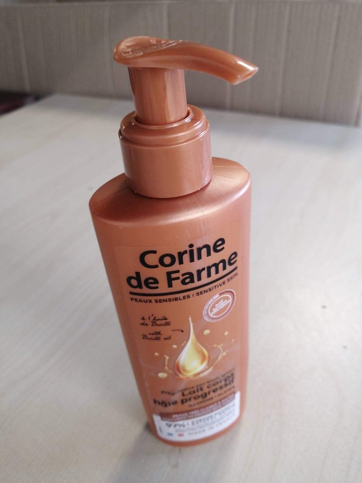275946 - CORINE DE FARME Locion Hidratues DHA Sun-Kissed, Vetë-nxirje Graduale Natyrale, 150 ml