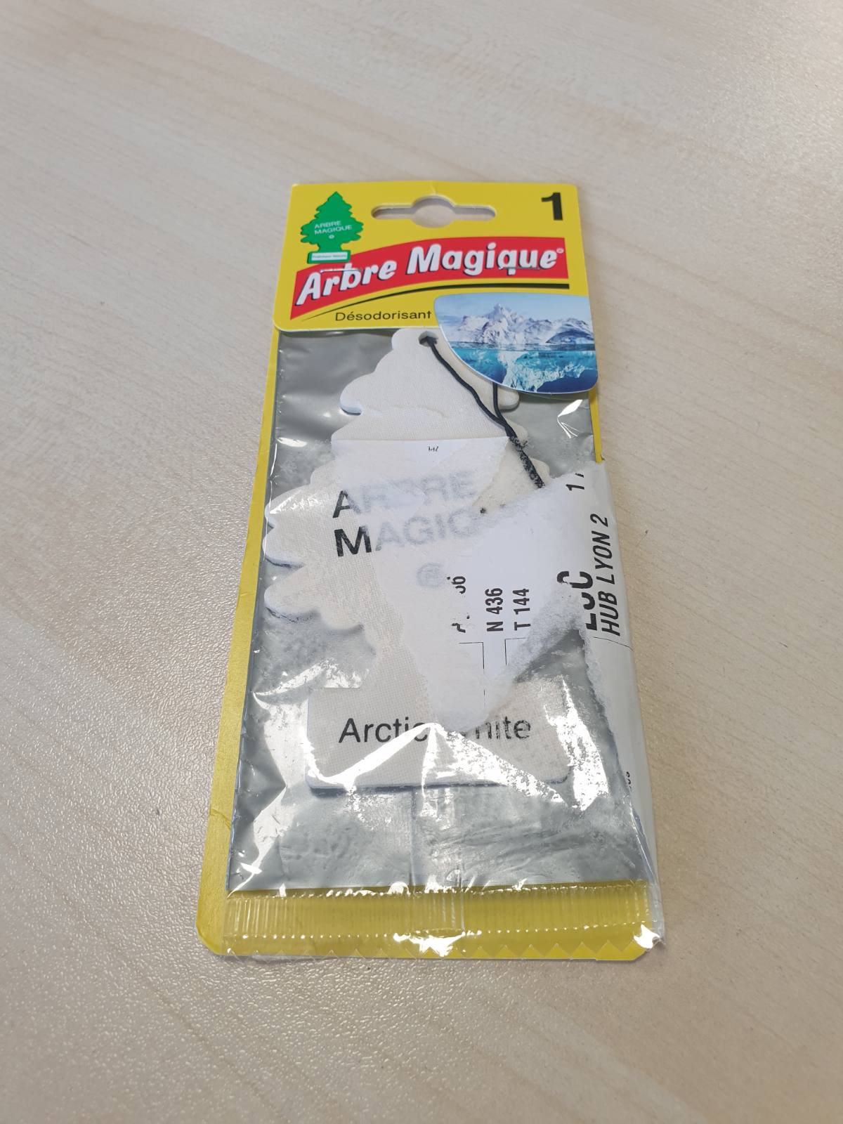 276004 - ARBRE MAGIQUE Mono, aromatizues makinash, aromë menteje akullnajore, zgjat deri në 7 javë, prodhuar në Itali, pako me 1 copë