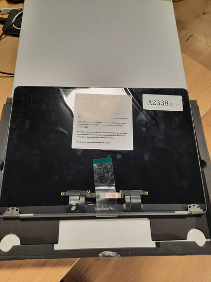 276018 - PAJISJE SHTESË për MacBook Pro 13.3 Zoll M1 M2 Retina EMC 3578 EMC 8162 MYD83 MYD92 MYDA2 MYDC2 MNEQ3 MNEP3 MNEJ3 2560 x 1600 Full LCD Assembly me Kit Riparimi (Hapësirë Gri)