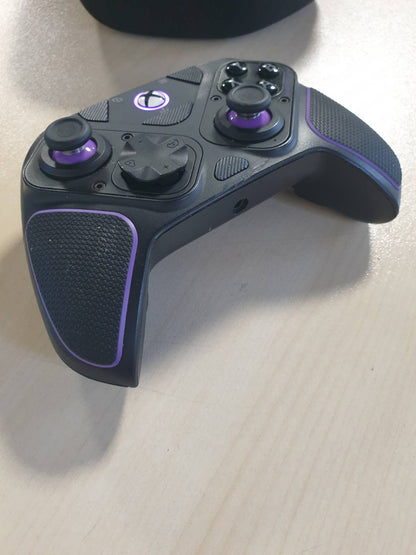 276093 - PDP Victrix Pro BFG - Kontrollues drahtlos për Xbox Series X|S, Xbox One dhe PC me Windows 10/11 - i Zi