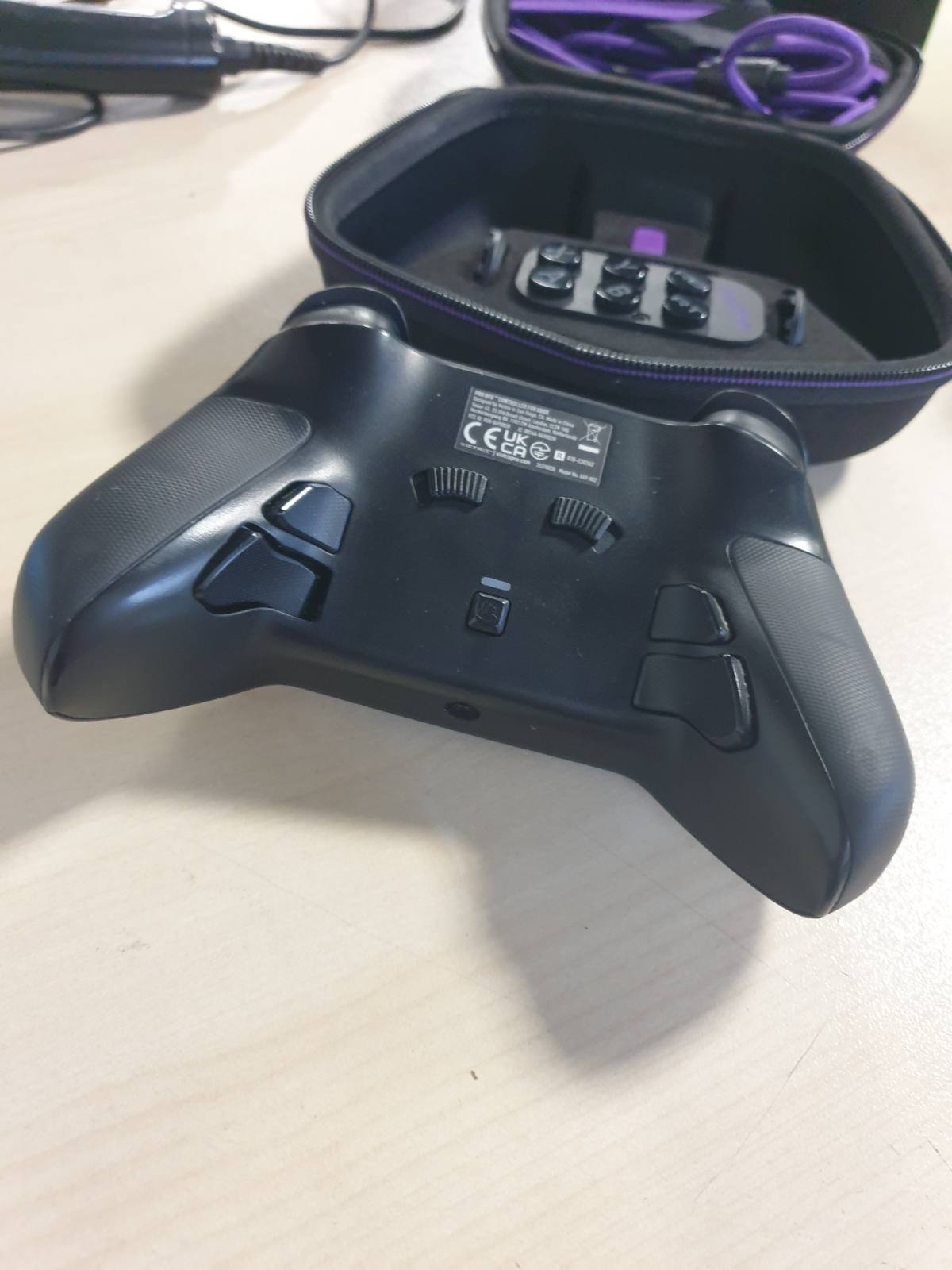 276093 - PDP Victrix Pro BFG - Kontrollues drahtlos për Xbox Series X|S, Xbox One dhe PC me Windows 10/11 - i Zi
