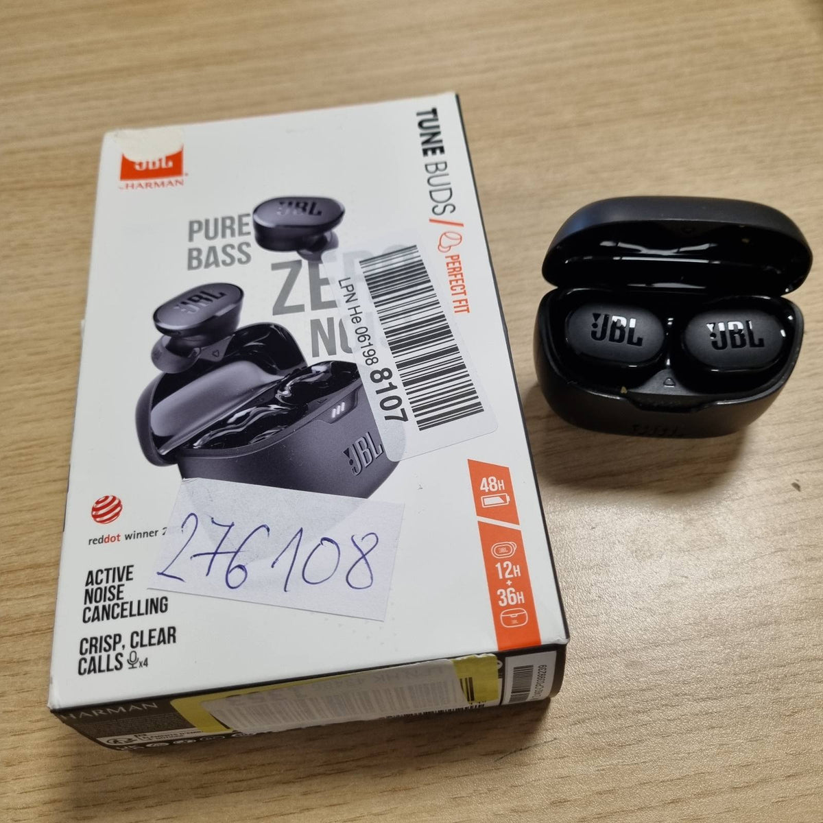 276108 - JBL TUNE BUDS – Kufje pa tel, rezistente ndaj ujit dhe me anulim zhurmash, Të zeza, Kapacitet deri në 48 orë dëgjim muzike